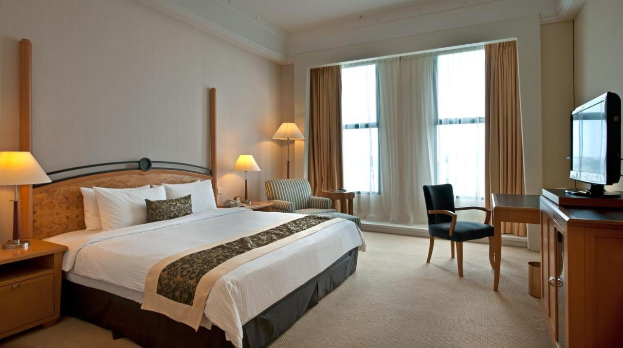 Royale Chulan Seremban Dış mekan fotoğraf A room at the hotel