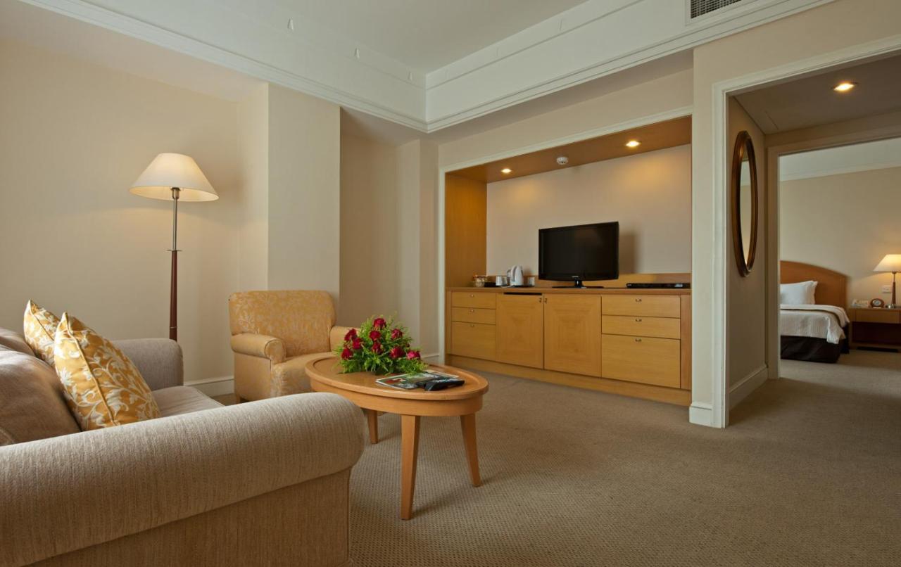 Royale Chulan Seremban Dış mekan fotoğraf A suite at the hotel